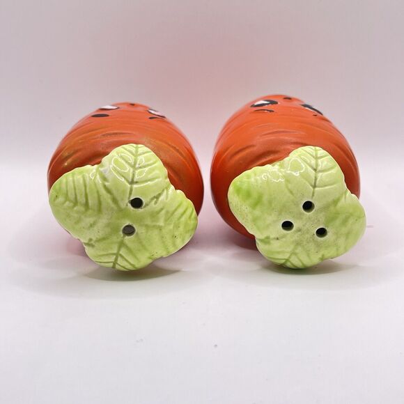 Vintage Anthropomorphic Carrot Salt & Peppers Shakers Set JAPAN Sad Face Orange - Picture 8 of 8